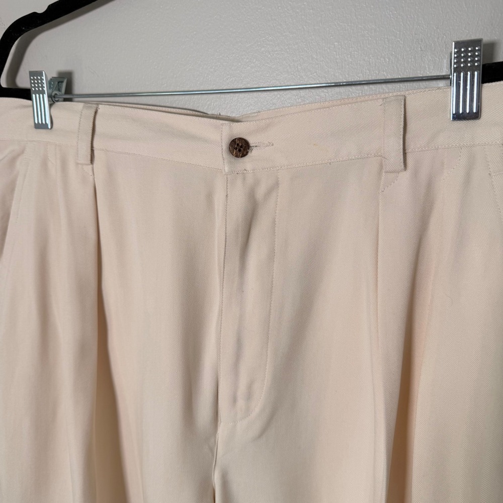 Tommy Bahama Silk Pleated Vintage Shorts (38) Khaki Beige Resort Golf Relax - Picture 3 of 14